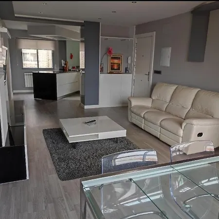 Loft Rosmery 사모라